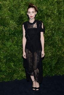 Rooney Mara feet photo thumbnail