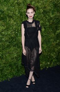 Rooney Mara feet photo thumbnail