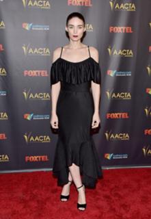 Rooney Mara feet photo thumbnail
