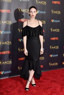 Rooney Mara feet photo thumbnail