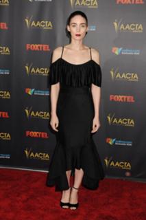 Rooney Mara feet photo thumbnail