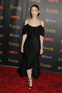 Rooney Mara feet photo thumbnail