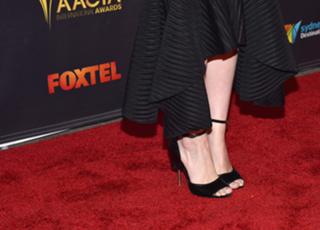 Rooney Mara feet photo thumbnail