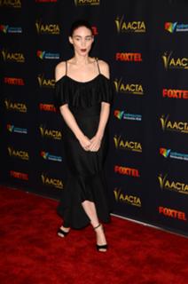 Rooney Mara feet photo thumbnail