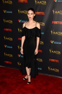 Rooney Mara feet photo thumbnail