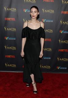 Rooney Mara feet photo thumbnail