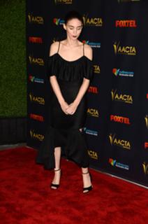 Rooney Mara feet photo thumbnail