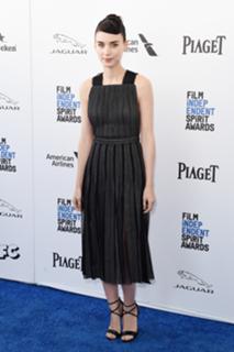 Rooney Mara feet photo thumbnail