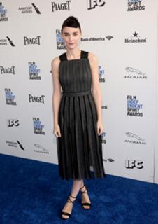 Rooney Mara feet photo thumbnail
