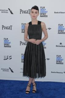 Rooney Mara feet photo thumbnail