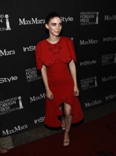 Rooney Mara feet photo thumbnail