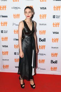 Rooney Mara feet photo thumbnail