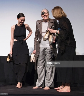 Rooney Mara feet photo thumbnail