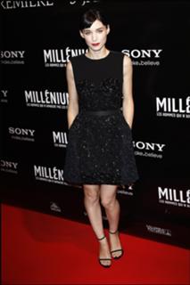 Rooney Mara feet photo thumbnail