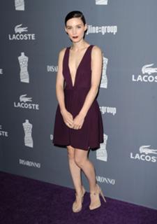 Rooney Mara feet photo thumbnail