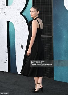Rooney Mara feet photo thumbnail