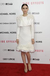 Rooney Mara feet photo thumbnail