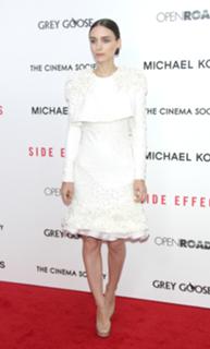 Rooney Mara feet photo thumbnail