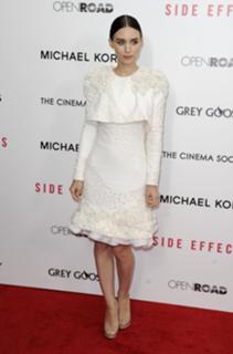 Rooney Mara feet photo thumbnail