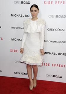 Rooney Mara feet photo thumbnail