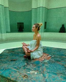 Roosmarijn De Kok feet photo 3