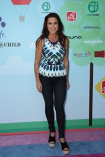 Rosa Blasi feet photo thumbnail