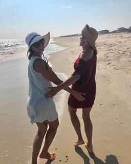 Rosa Blasi feet photo thumbnail