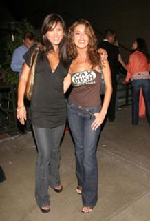 Rosa Blasi feet photo thumbnail