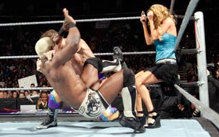 Rosa Mendes feet photo 1