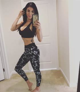 Rosa Mendes feet photo 5