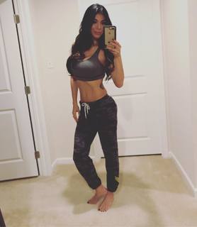 Rosa Mendes feet photo 2