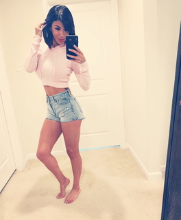 Rosa Mendes feet photo 2