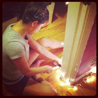Rosa Salazar feet photo thumbnail
