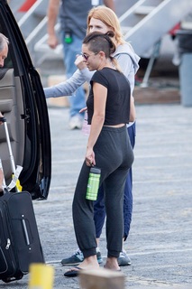Rosa Salazar feet photo thumbnail