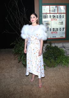 Rosa Salazar feet photo thumbnail