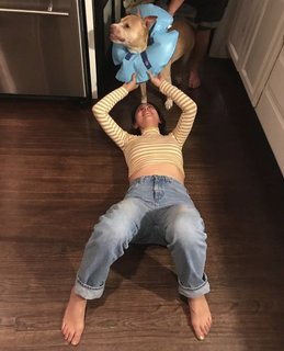 Rosa Salazar feet photo thumbnail