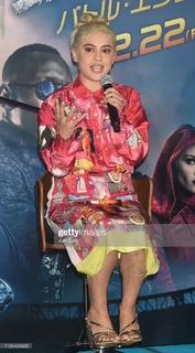 Rosa Salazar feet photo thumbnail