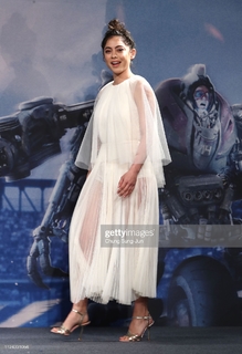 Rosa Salazar feet photo thumbnail
