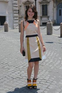 Rosabell Laurenti Sellers feet photo thumbnail