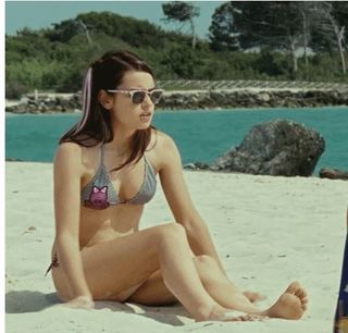 Rosabell Laurenti Sellers feet photo thumbnail