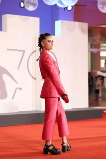 Rosabell Laurenti Sellers feet photo thumbnail