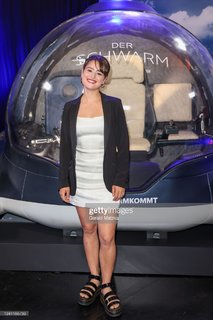 Rosabell Laurenti Sellers feet photo thumbnail