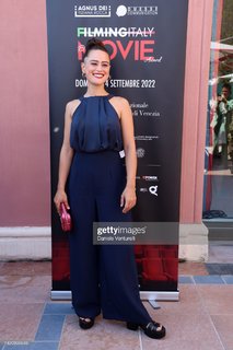 Rosabell Laurenti Sellers feet photo thumbnail
