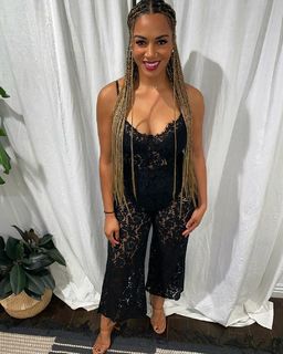 Rosalyn Gold-Onwude feet photo 12