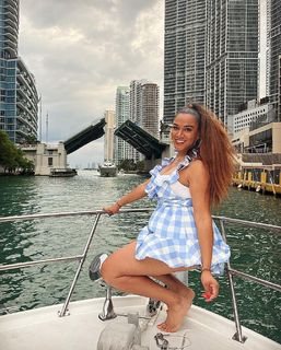 Rosalyn Gold-Onwude feet photo 16