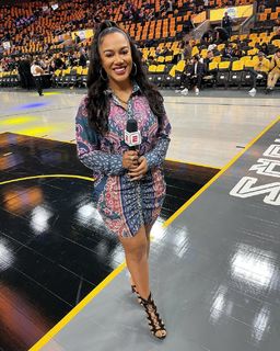 Rosalyn Gold-Onwude feet photo 4