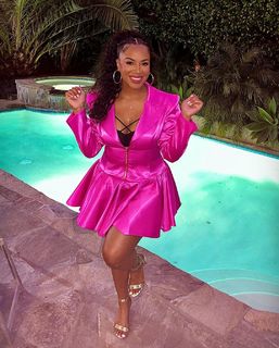 Rosalyn Gold-Onwude feet photo 1