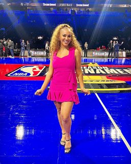 Rosalyn Gold-Onwude feet photo 10
