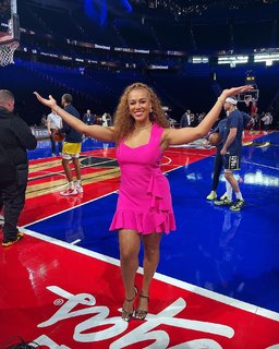 Rosalyn Gold-Onwude feet photo 9