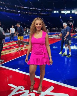 Rosalyn Gold-Onwude feet photo 8